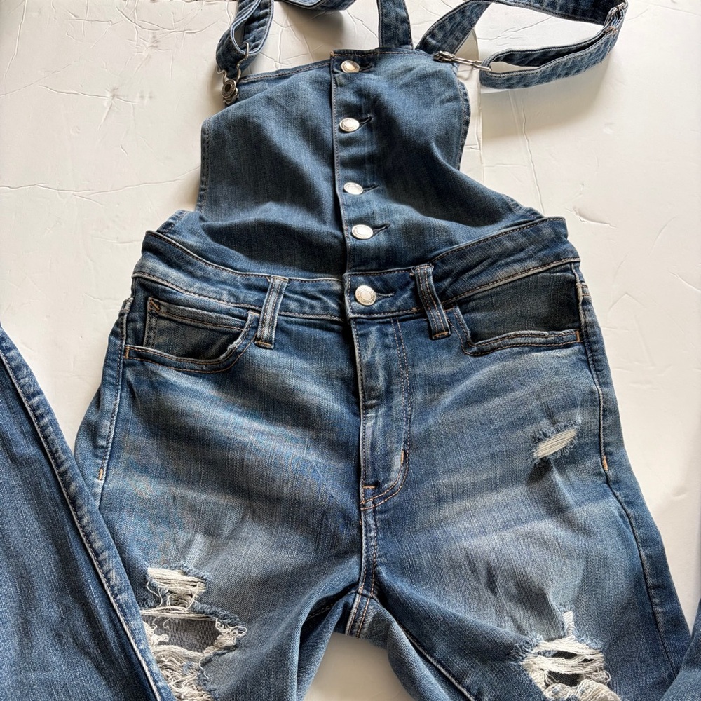 American Eagle-Denim Overalls Jeans - Distressed Blue size 6 short
